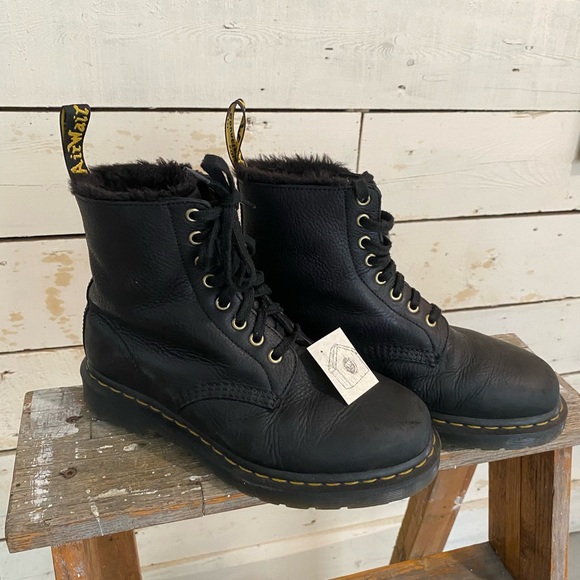 Dr. Martens winter boots - Picture 1 of 7